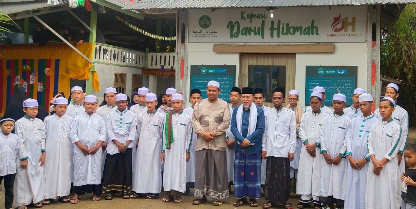 Santri Dayah Nurul Iman belajar bersama